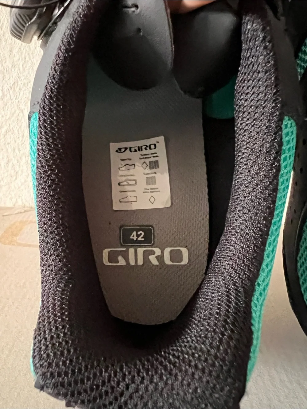 Giro Women's Cycling Shoes in Teal and Black with Boa-style Dial